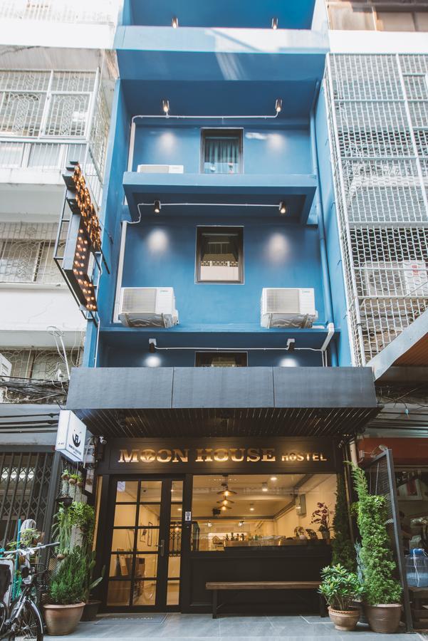 Moon House Hostel Bangkok Bagian luar foto