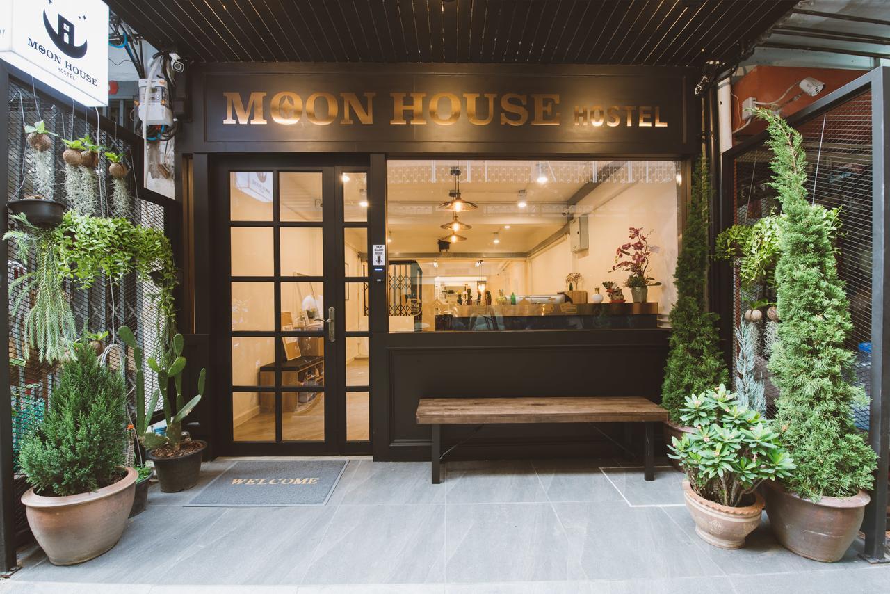Moon House Hostel Bangkok Bagian luar foto