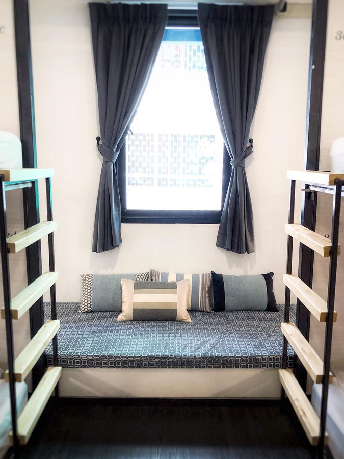 Moon House Hostel Bangkok Bagian luar foto