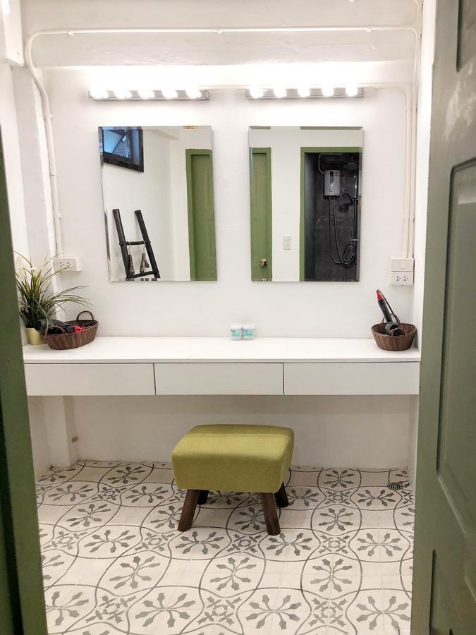 Moon House Hostel Bangkok Bagian luar foto